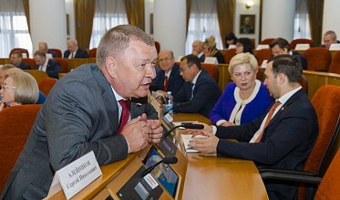 Заксоб проголосовал за Сергея Балыкина и процедуру выборов мэра